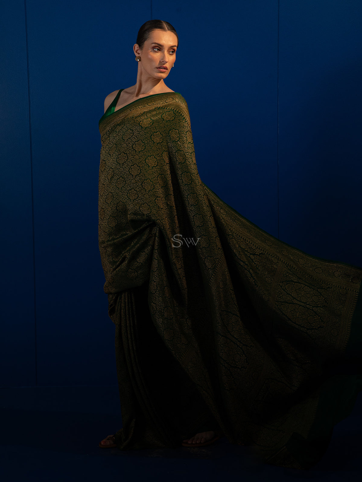 Bottle Green Jaal Crepe Silk Handloom Banarasi Saree - Sacred Weaves