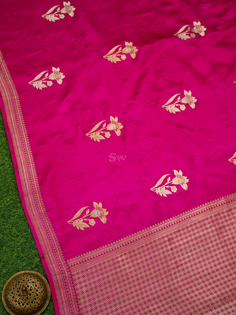 Magenta Boota Satin Silk Handloom Banarasi Saree - Sacred Weaves
