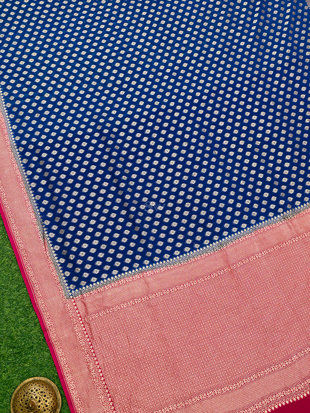 Blue Booti Khaddi Georgette Handloom Banarasi Saree - Sacred Weaves