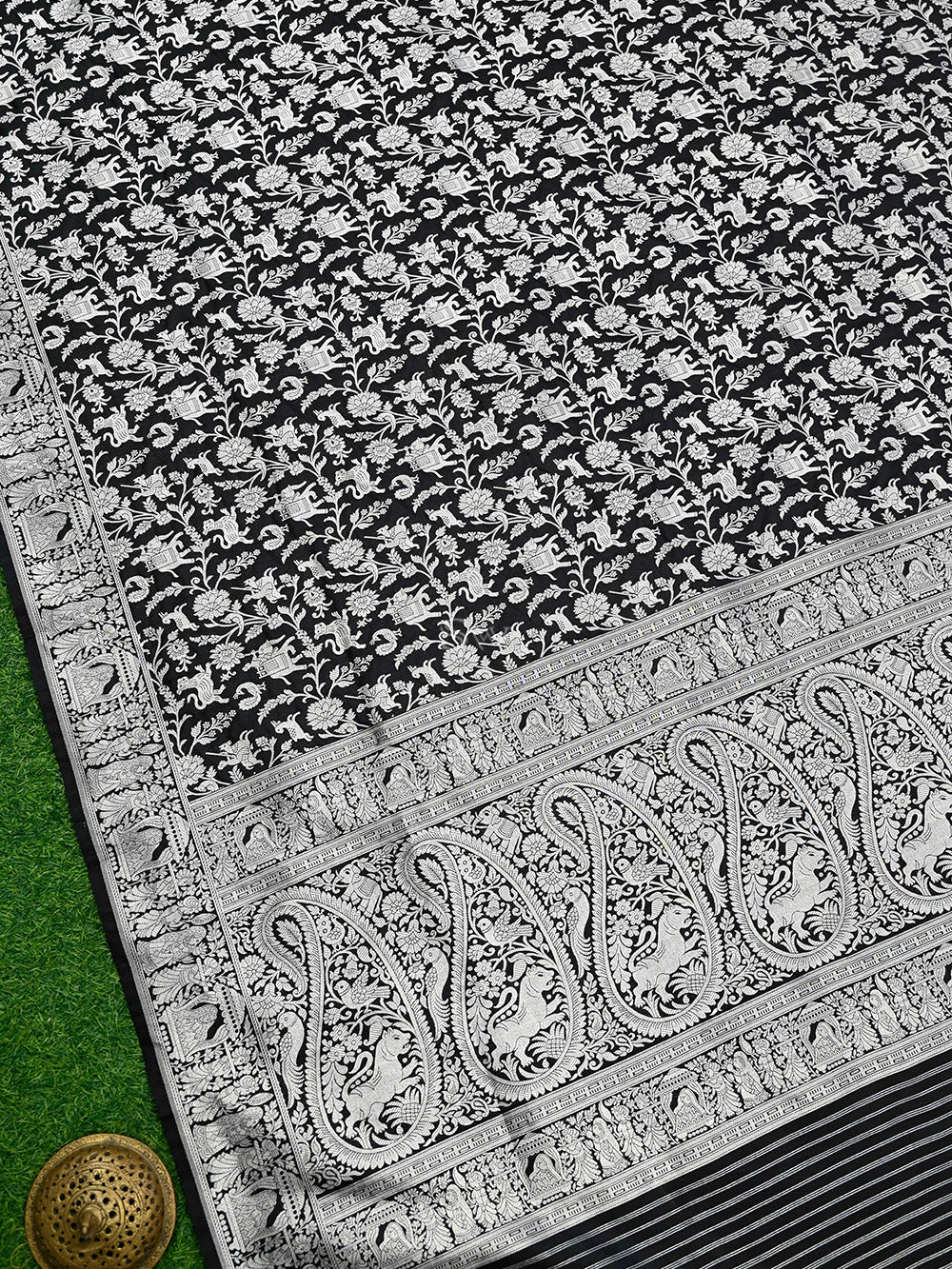 Black Shikargah Jaal Katan Silk Handloom Banarasi Dupatta