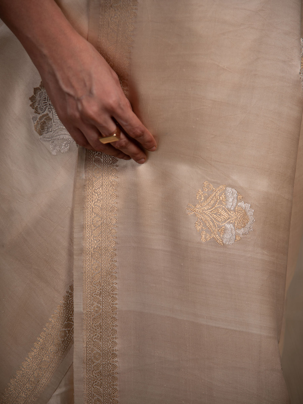 Cream Sona Roopa Boota Satin Silk Handloom Banarasi Saree - Sacred Weaves