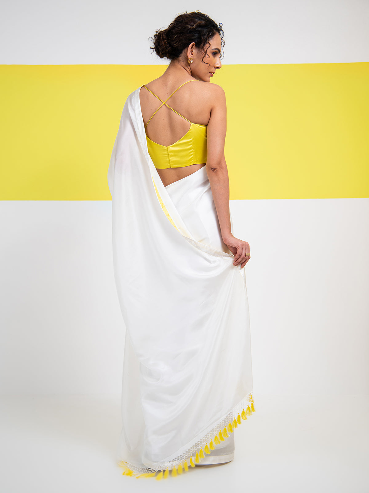 White Contrast Plain Silk Handloom Saree - Sacred Weaves