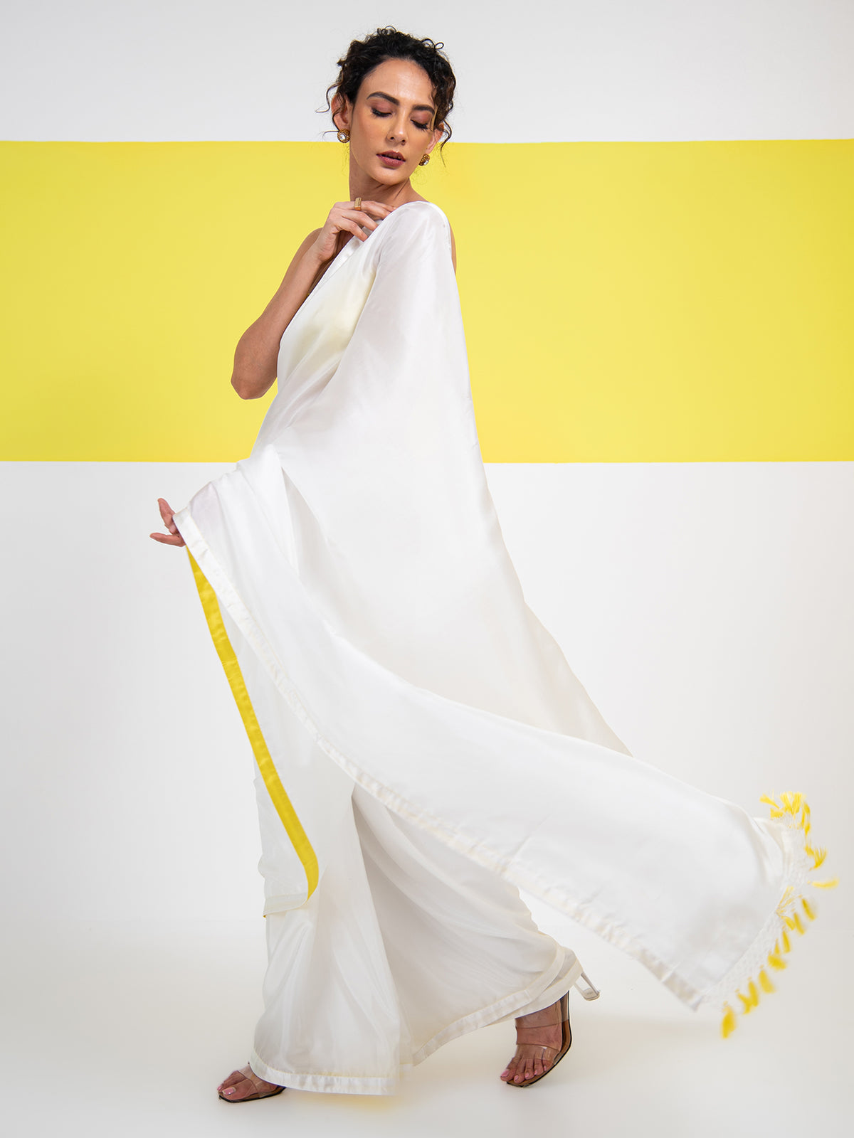 White Contrast Plain Silk Handloom Saree - Sacred Weaves