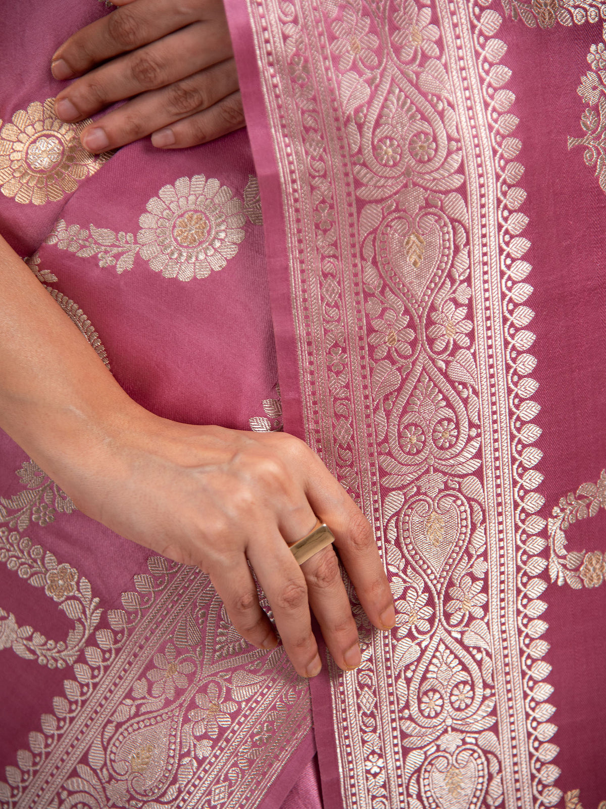 Onion Pink Satin Sona Roopa Jaal Handloom Banarasi Saree