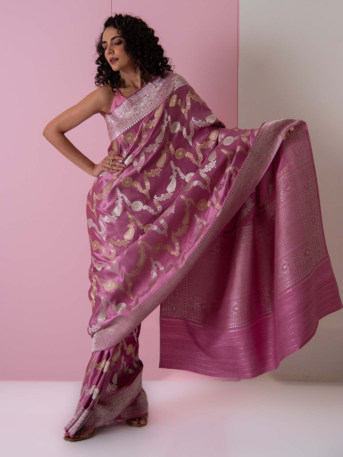 Onion Pink Satin Sona Roopa Jaal Handloom Banarasi Saree