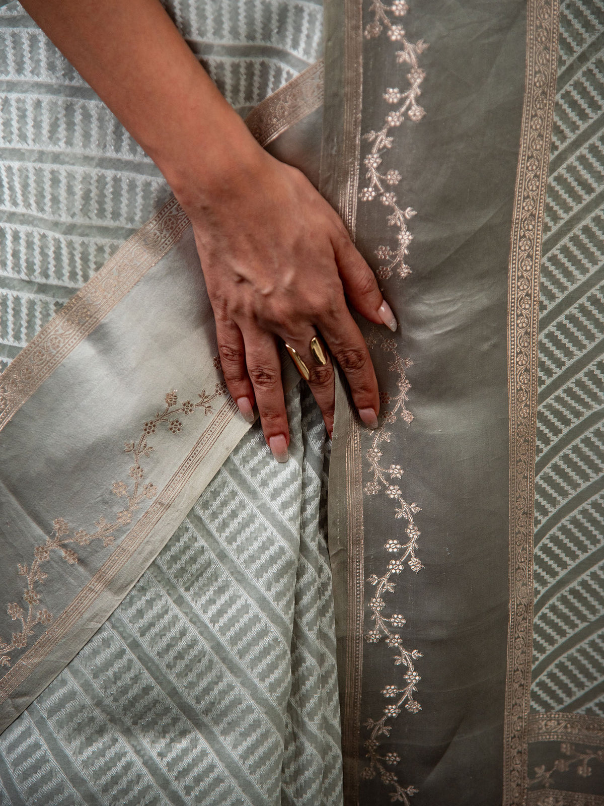 Pastel Grey Organza Handloom Banarasi Saree - Sacred Weaves