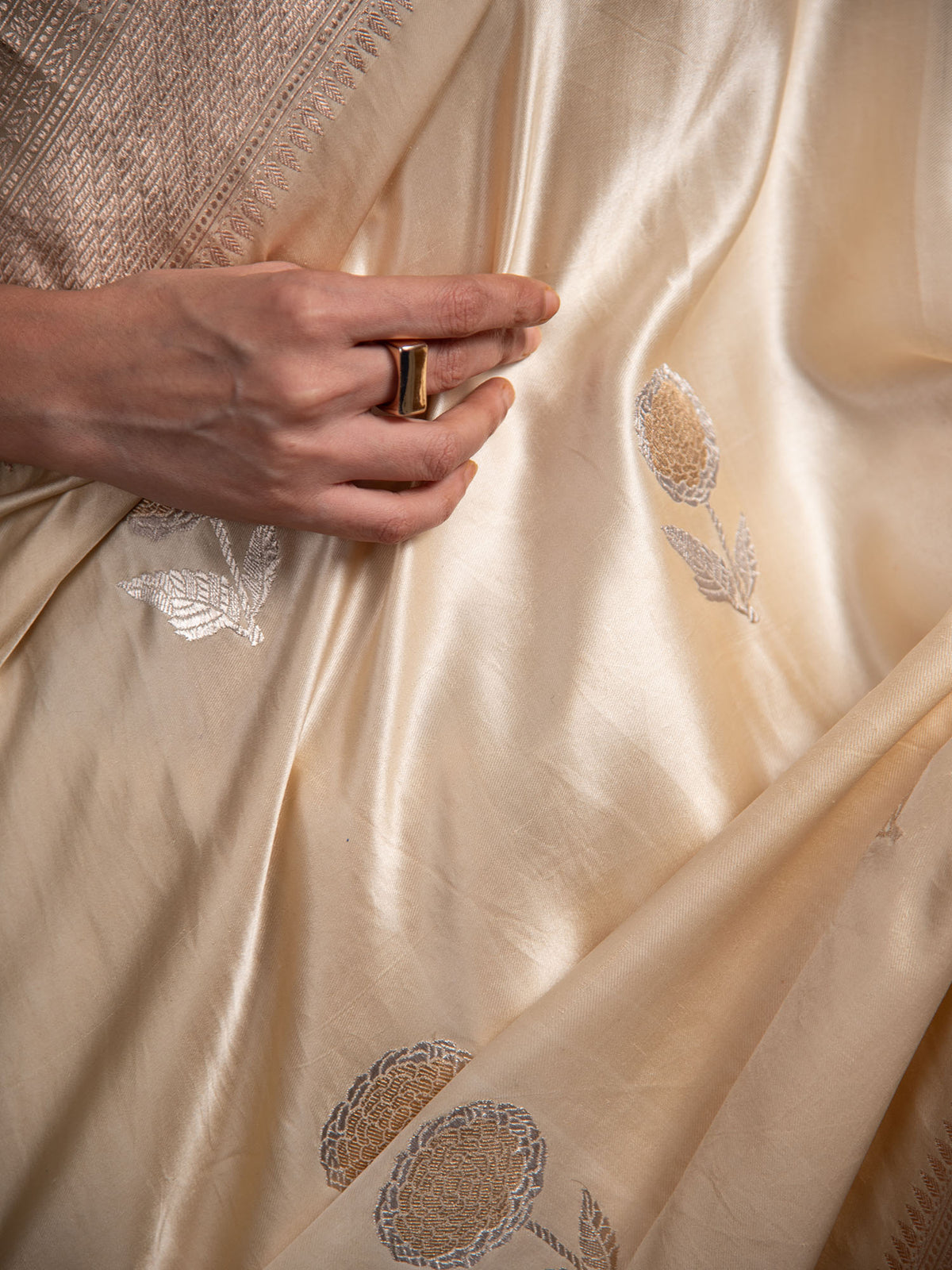 Cream Sona Roopa Boota Satin Silk Handloom Banarasi Saree - Sacred Weaves