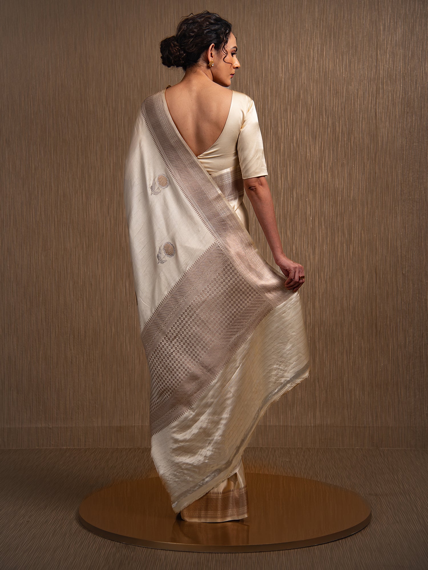 Cream Sona Roopa Boota Satin Silk Handloom Banarasi Saree - Sacred Weaves