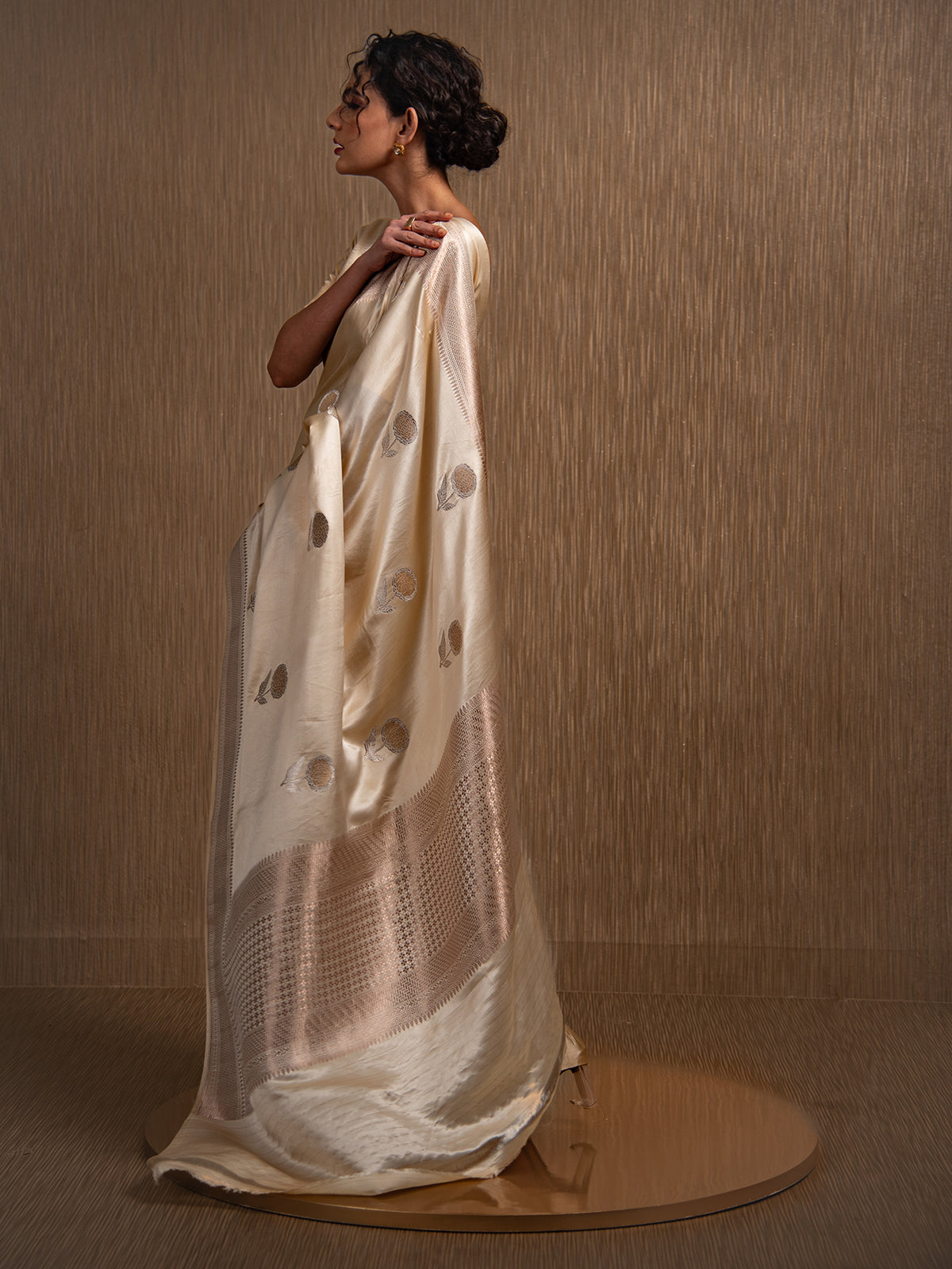 Cream Sona Roopa Boota Satin Silk Handloom Banarasi Saree - Sacred Weaves