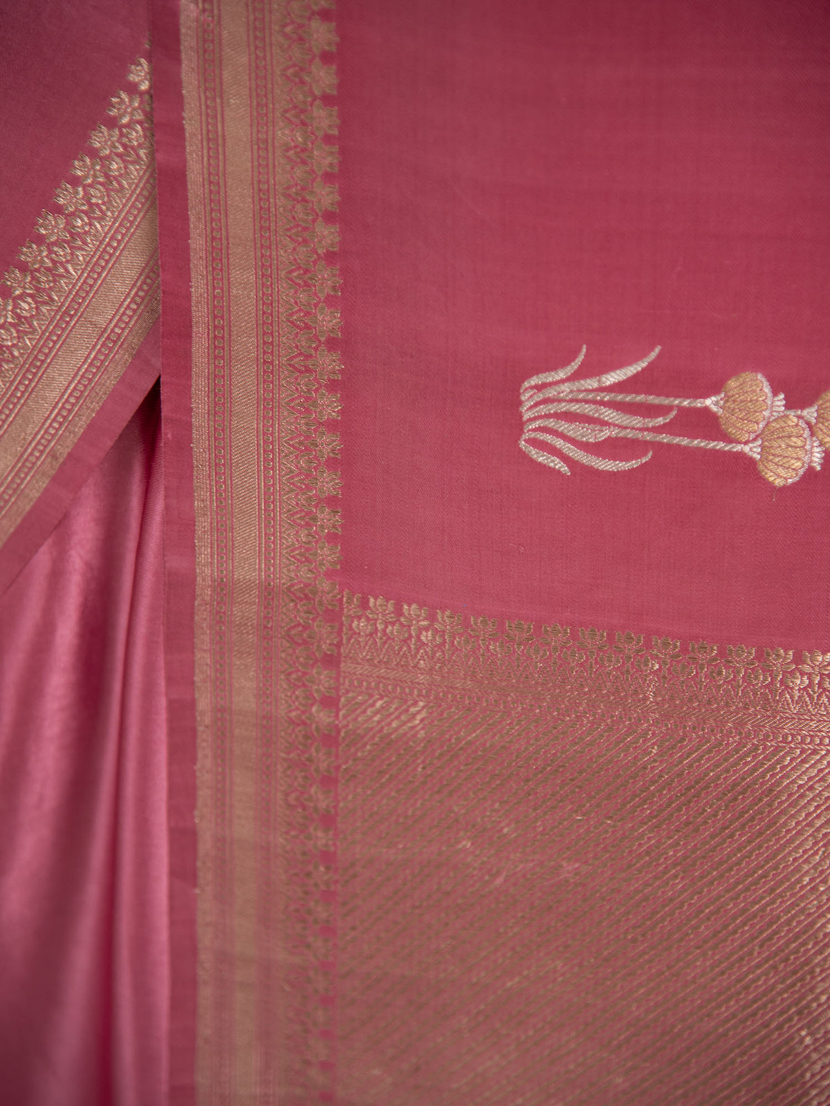 Onion Pink Boota Satin Silk Handloom Banarasi Saree - Sacred Weaves