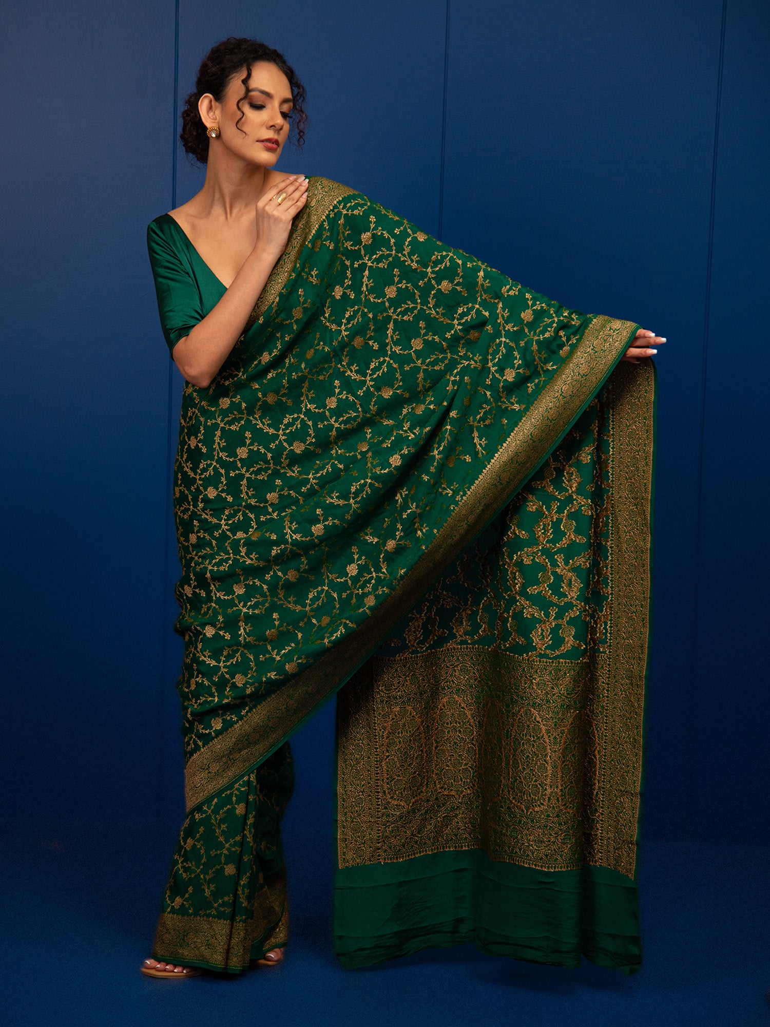 Dark Green Jaal Crepe Silk Handloom Banarasi Saree - Sacred Weaves