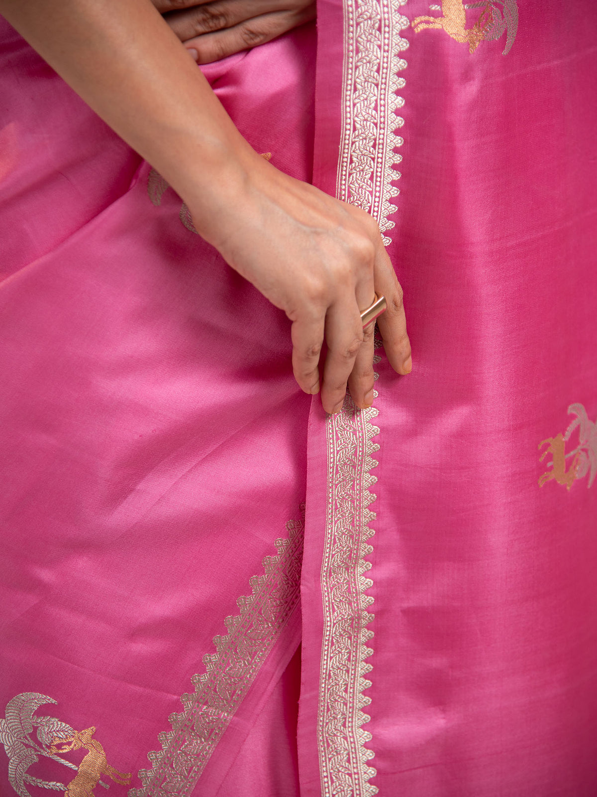 Pink Shikargah Boota Satin Silk Handloom Banarasi Saree - Sacred Weaves