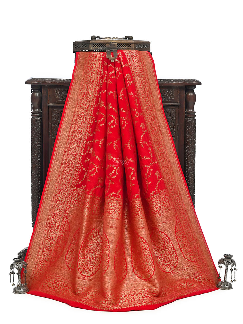 Red Jaal Crepe Silk Handloom Banarasi Saree - Sacred Weaves