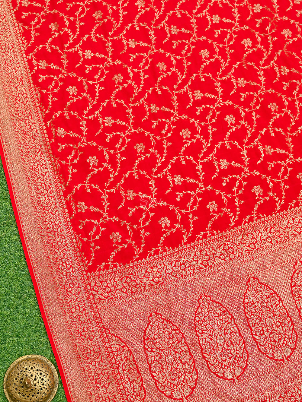 Red Jaal Crepe Silk Handloom Banarasi Saree - Sacred Weaves