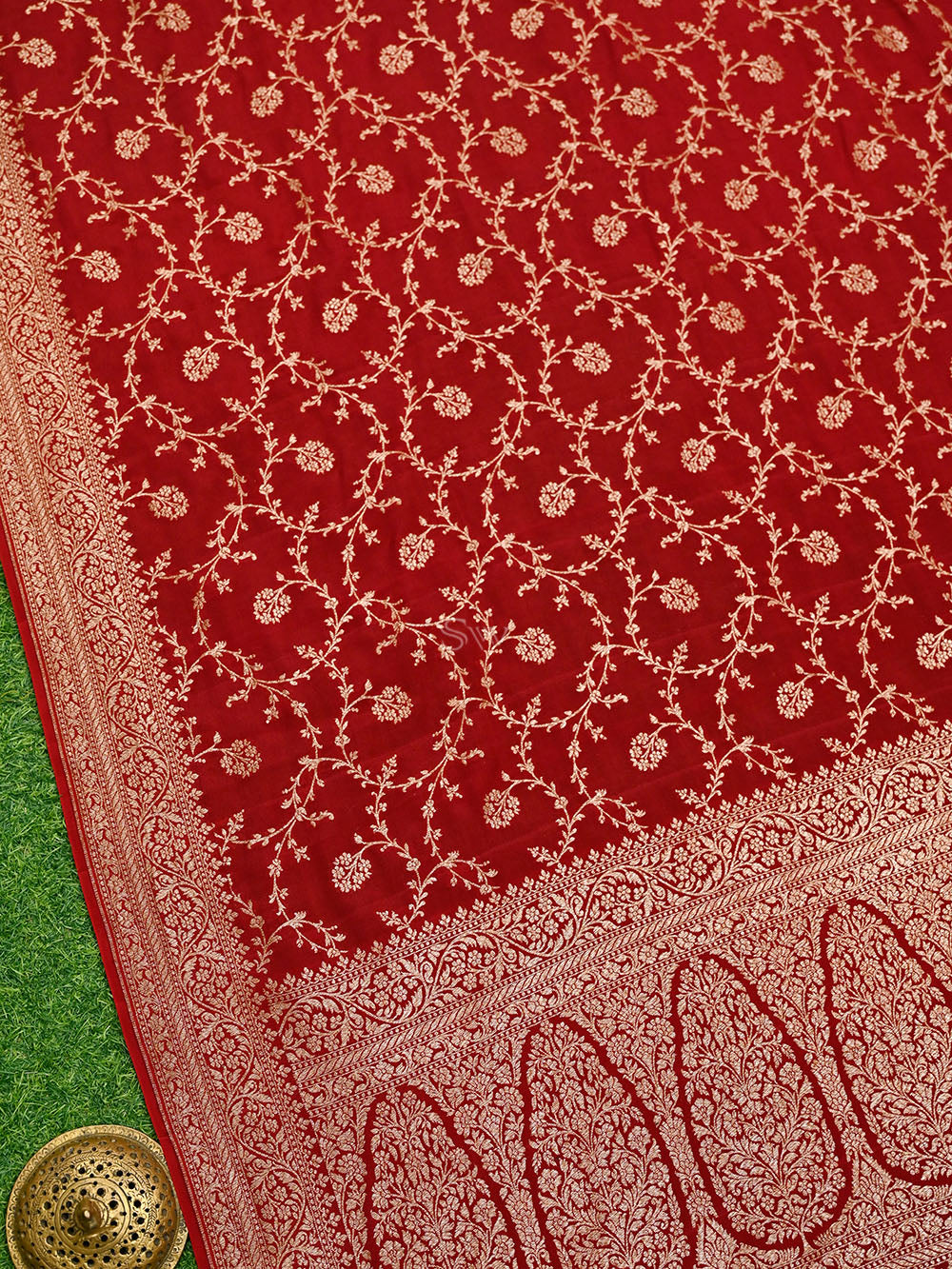 Dark Maroon Jaal Crepe Silk Handloom Banarasi Saree - Sacred Weaves