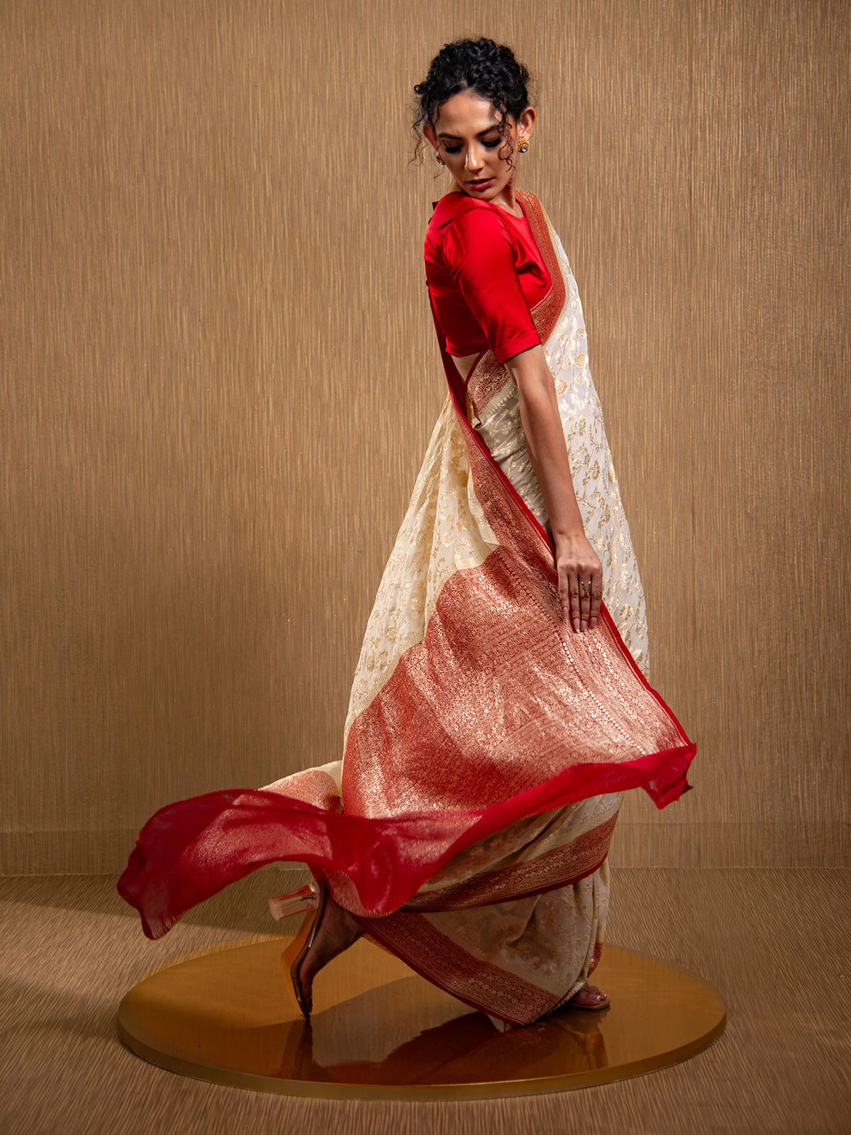 Off-White Jaal Khaddi Georgette Handloom Banarasi Saree