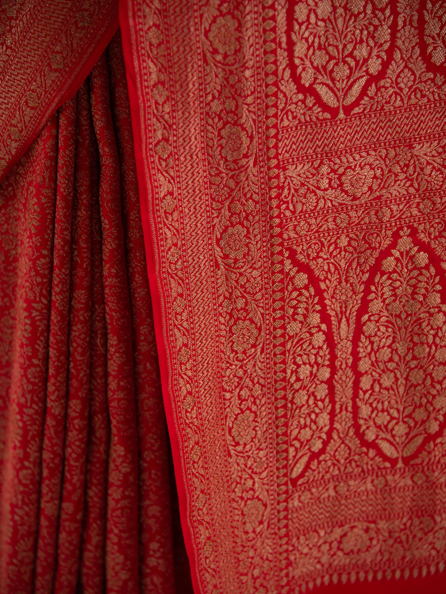 Red Jaal Crepe Silk Handloom Banarasi Saree - Sacred Weaves