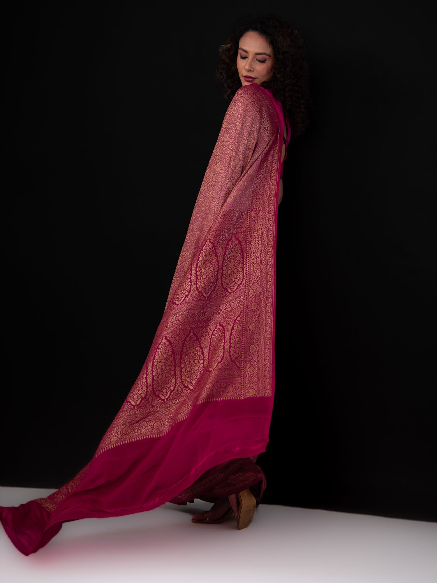 Dusky Pink Jaal Crepe Silk Handloom Banarasi Saree - Sacred Weaves