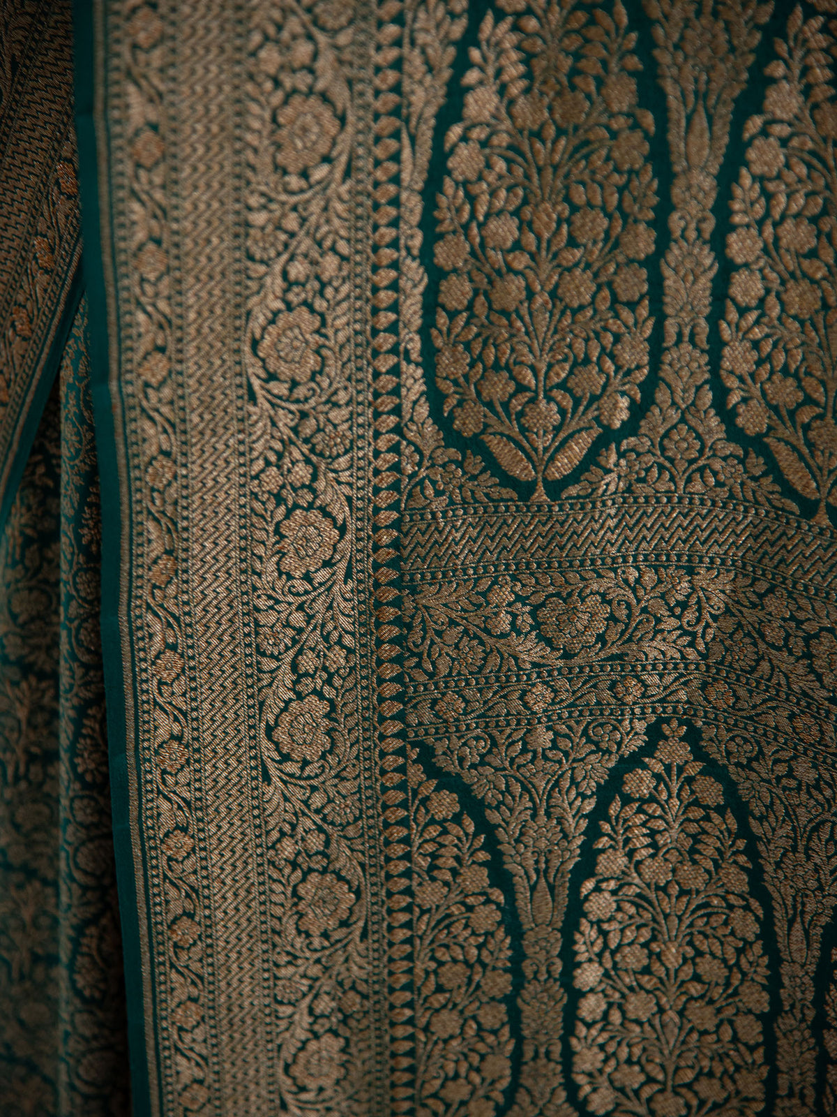 Bottle Green Jaal Crepe Silk Handloom Banarasi Saree - Sacred Weaves