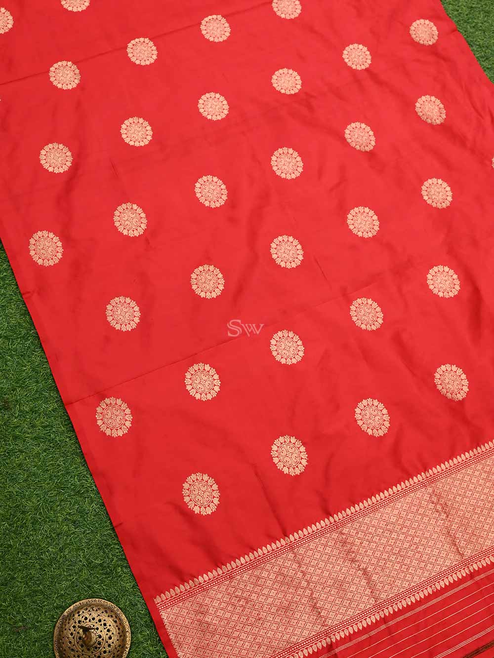 Red Boota Katan Silk Handloom Banarasi Dupatta - Sacred Weaves