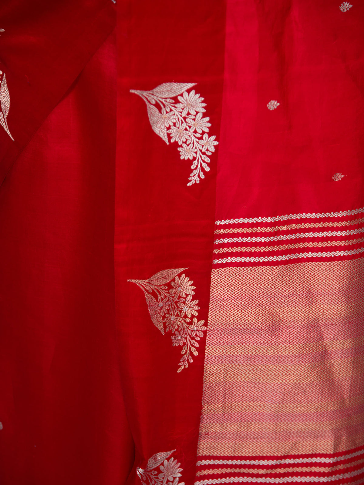 Red Booti Pure Silk Handloom Banarasi Saree