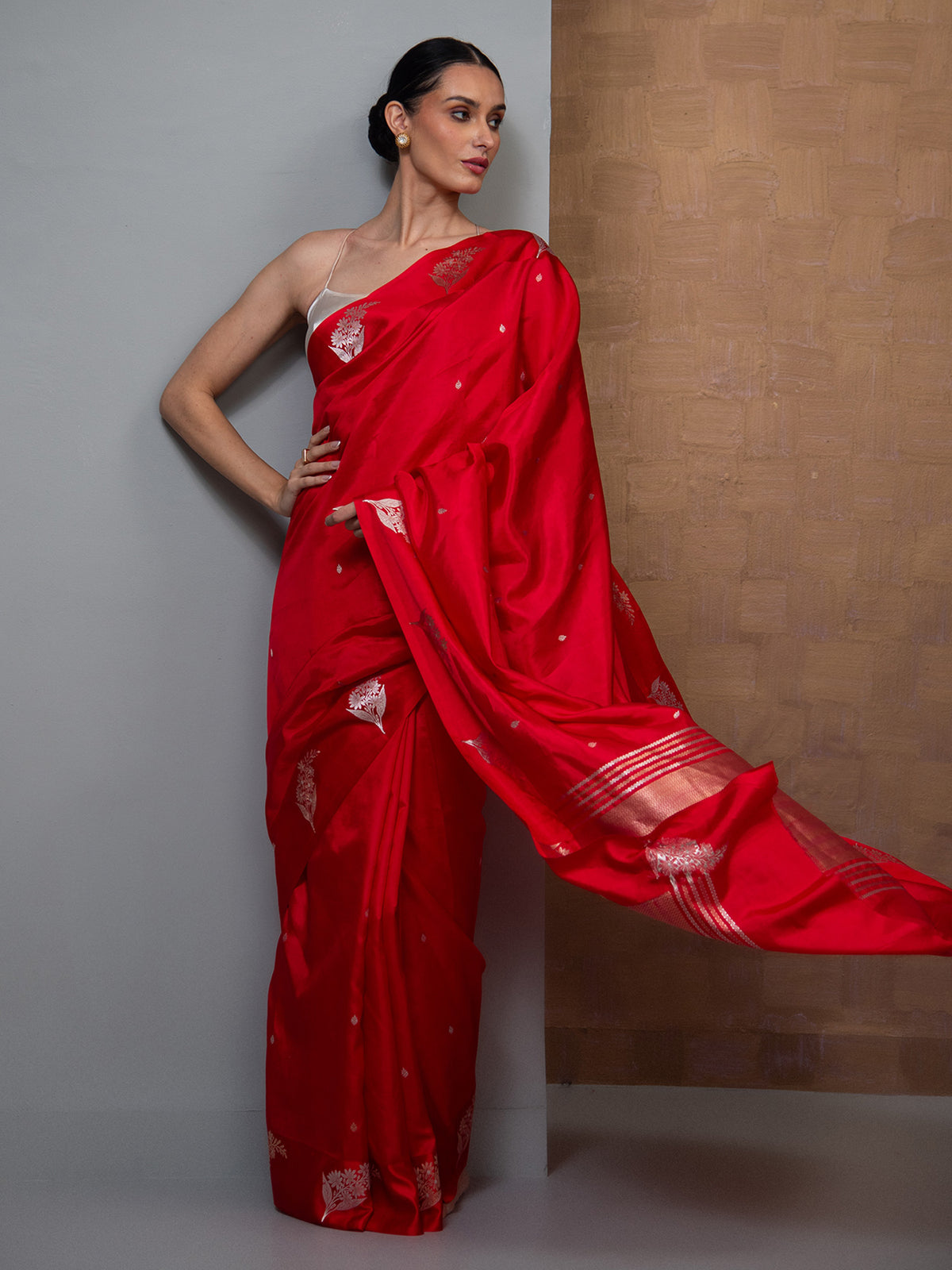 Red Booti Pure Silk Handloom Banarasi Saree