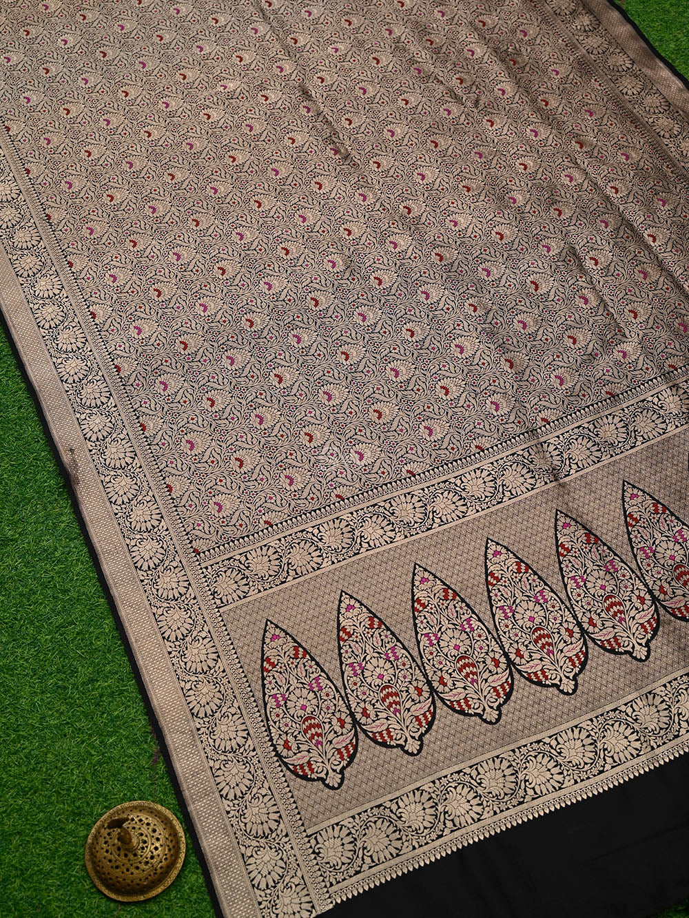 Black Meenakari Silk Brocade Handloom Banarasi Saree