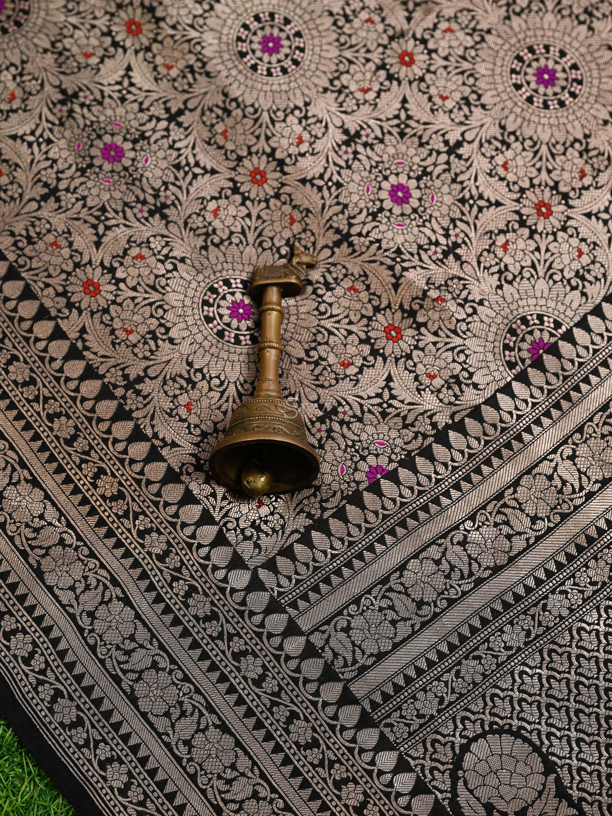 Black Meenakari Silk Brocade Handloom Banarasi Saree