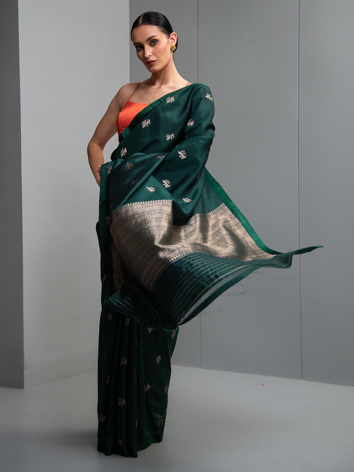 Bottle Green Meenakari Pure Silk Handloom Banarasi Saree
