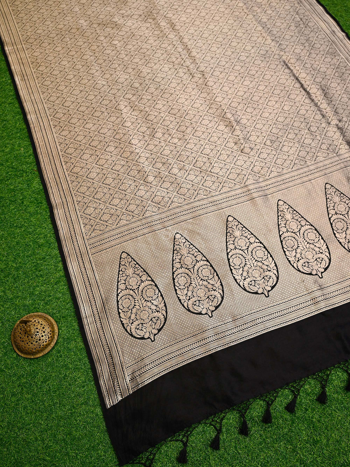 Black Silk Brocade Handloom Banarasi Saree