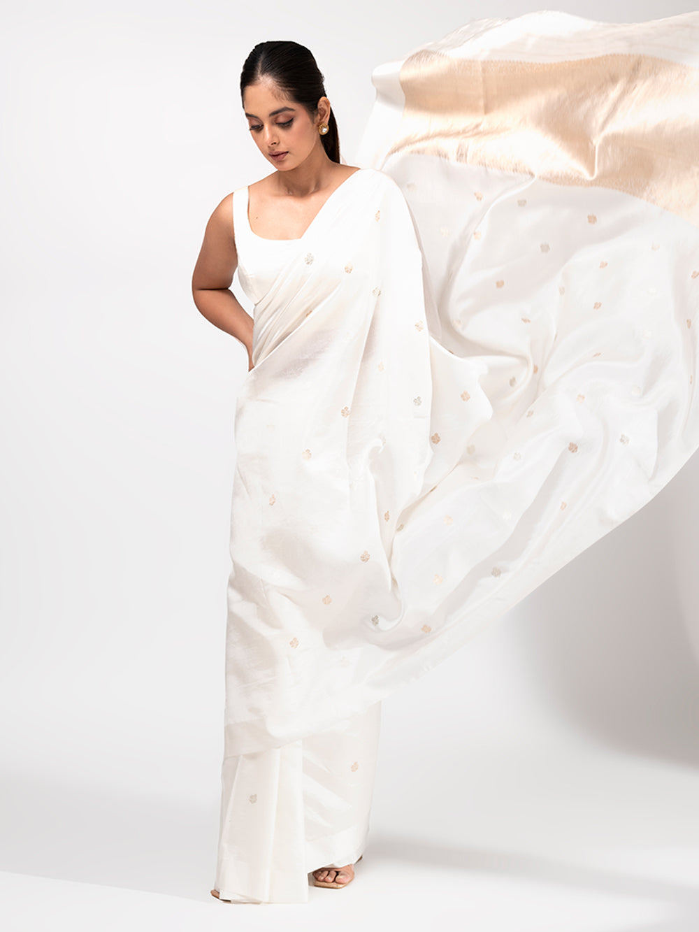 White Summer Silk Handloom Banarasi Saree - Sacred Weaves