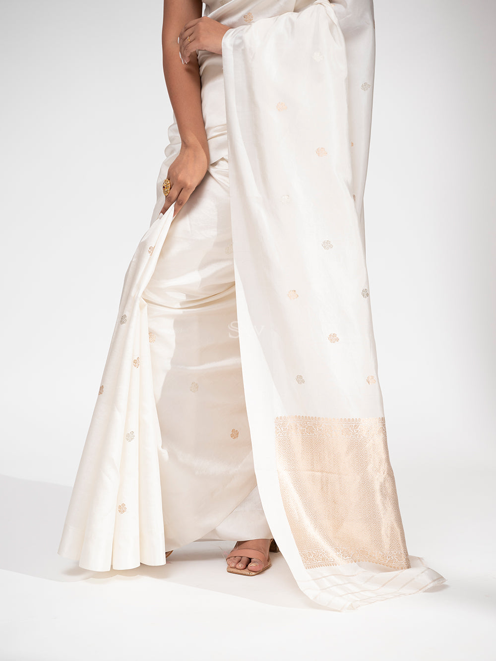 White Summer Silk Handloom Banarasi Saree - Sacred Weaves