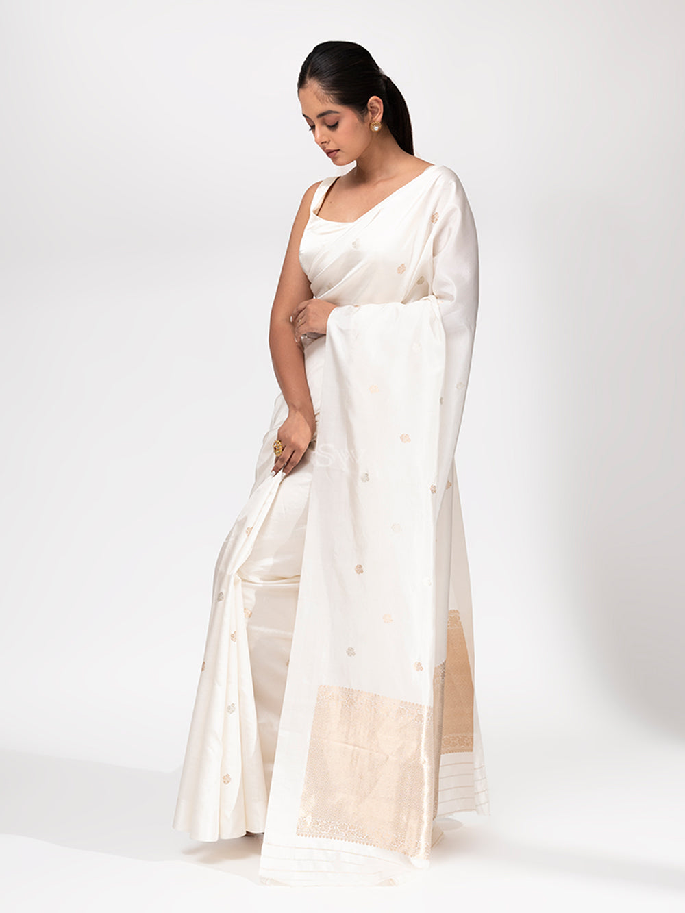 White Summer Silk Handloom Banarasi Saree - Sacred Weaves