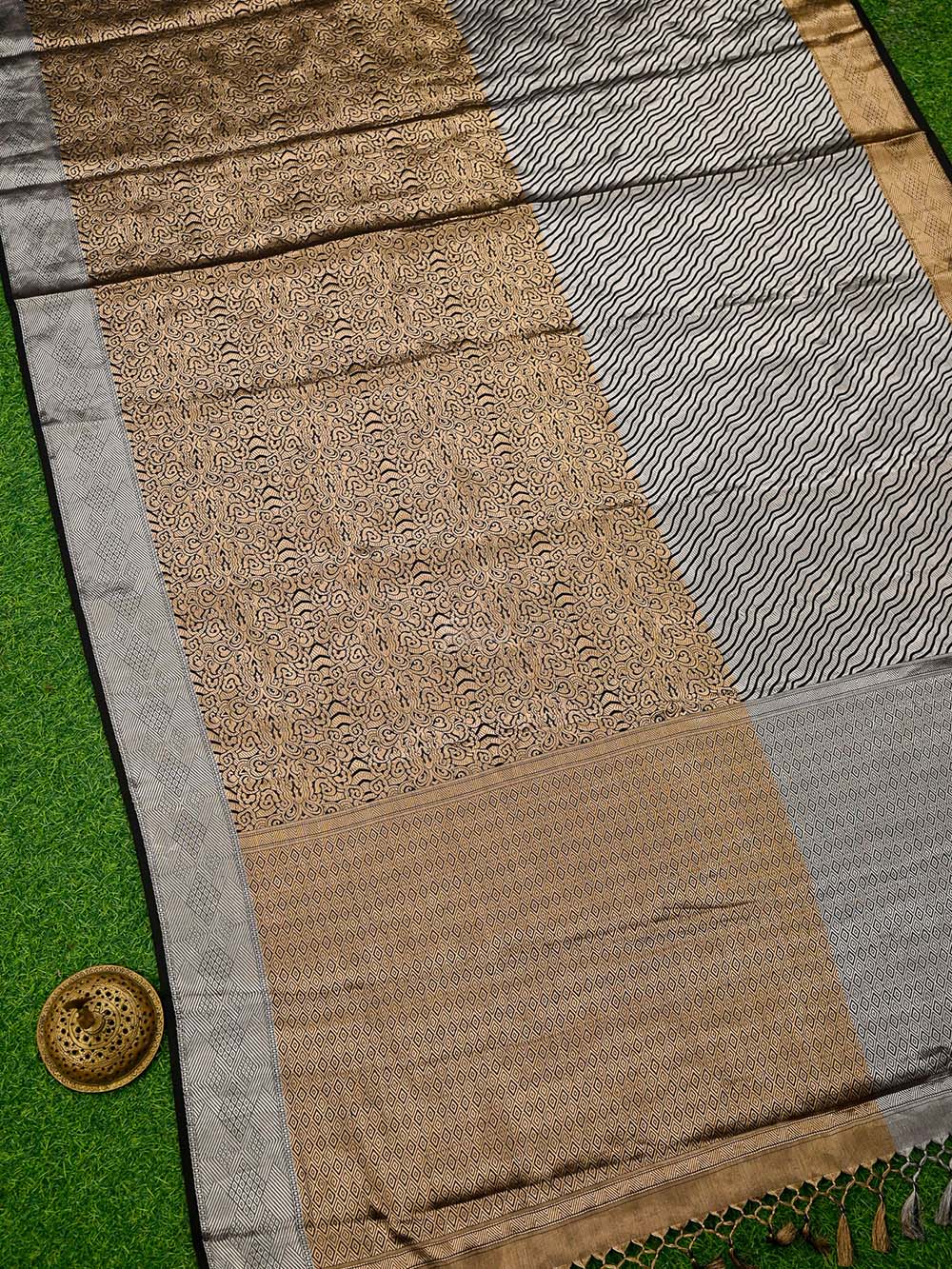 Black Tissue Brocade Handloom Banarasi Saree