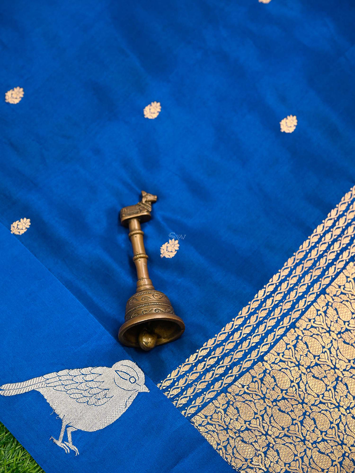 Midnight Blue Booti Katan Silk Handloom Banarasi Saree