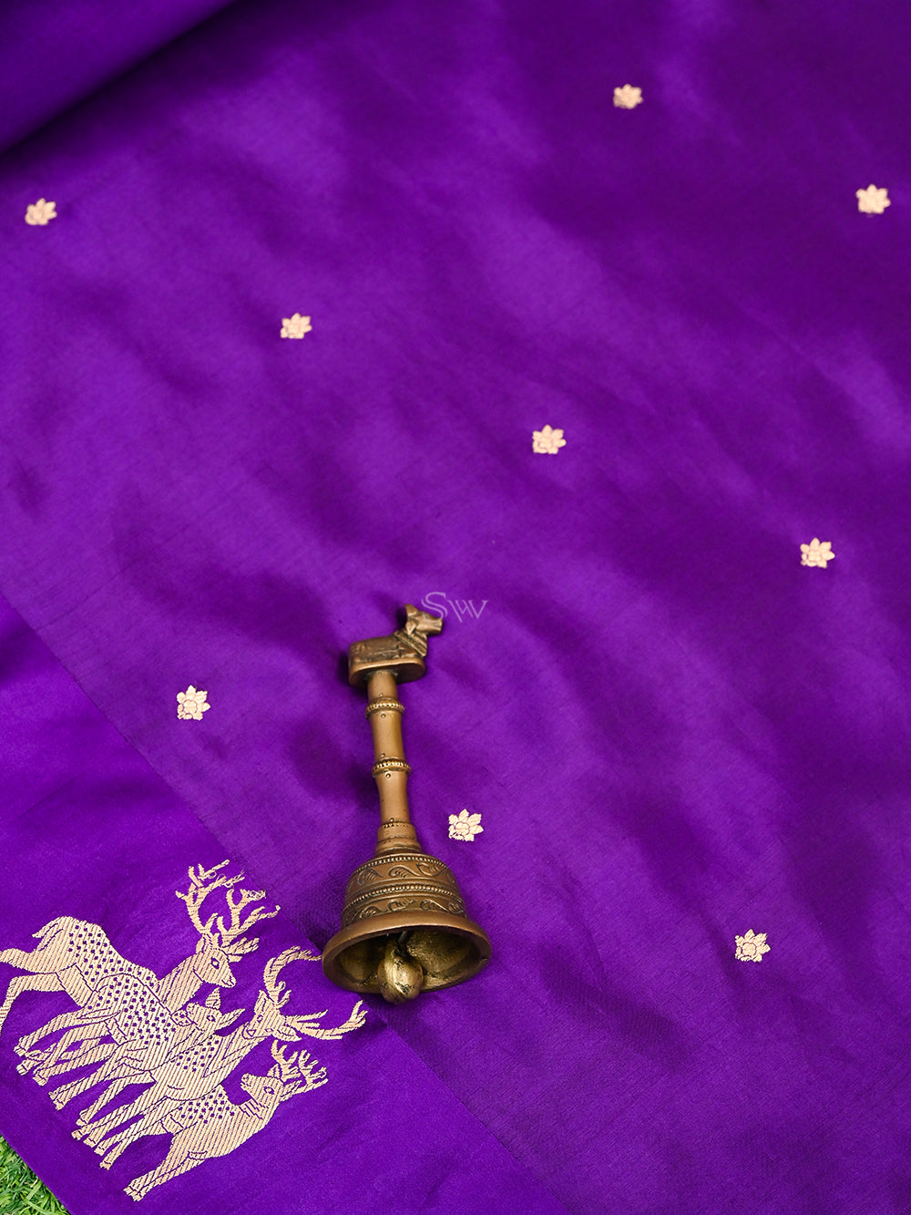 Purple Booti Katan Silk Handloom Banarasi Saree