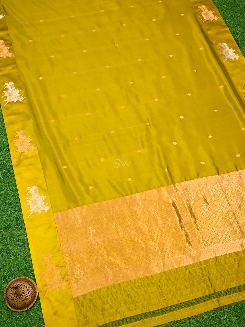 Lime Green Booti Pure Silk Handloom Banarasi Saree