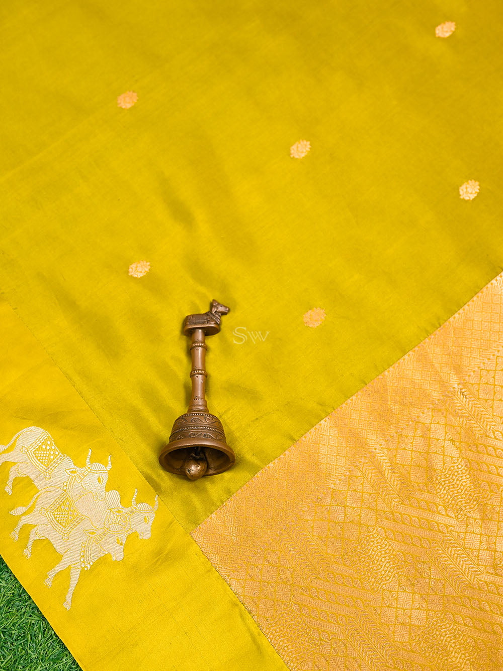 Lime Green Booti Pure Silk Handloom Banarasi Saree