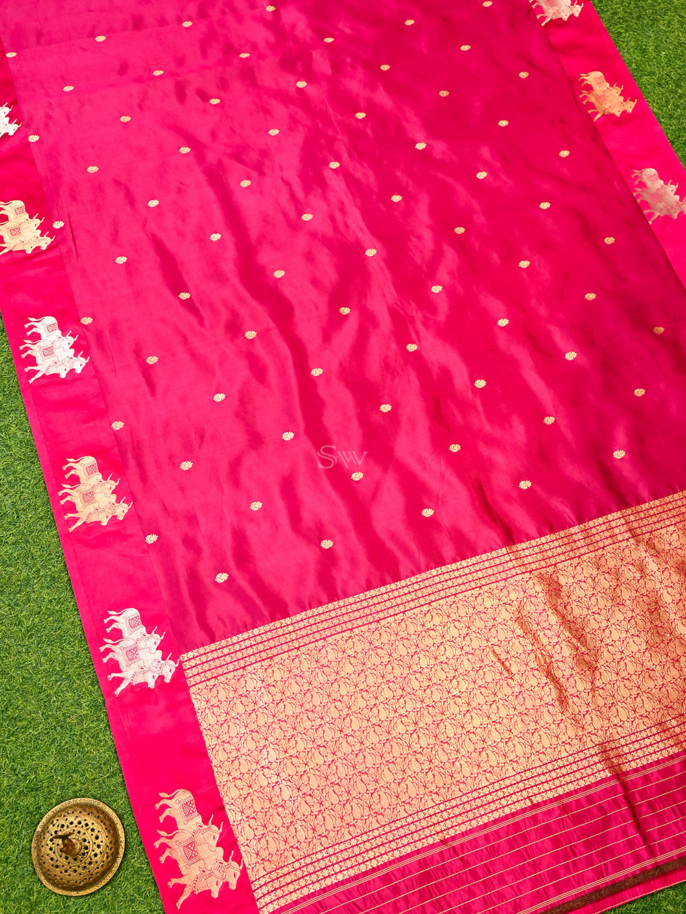 Dark Pink Booti Katan Silk Handloom Banarasi Saree