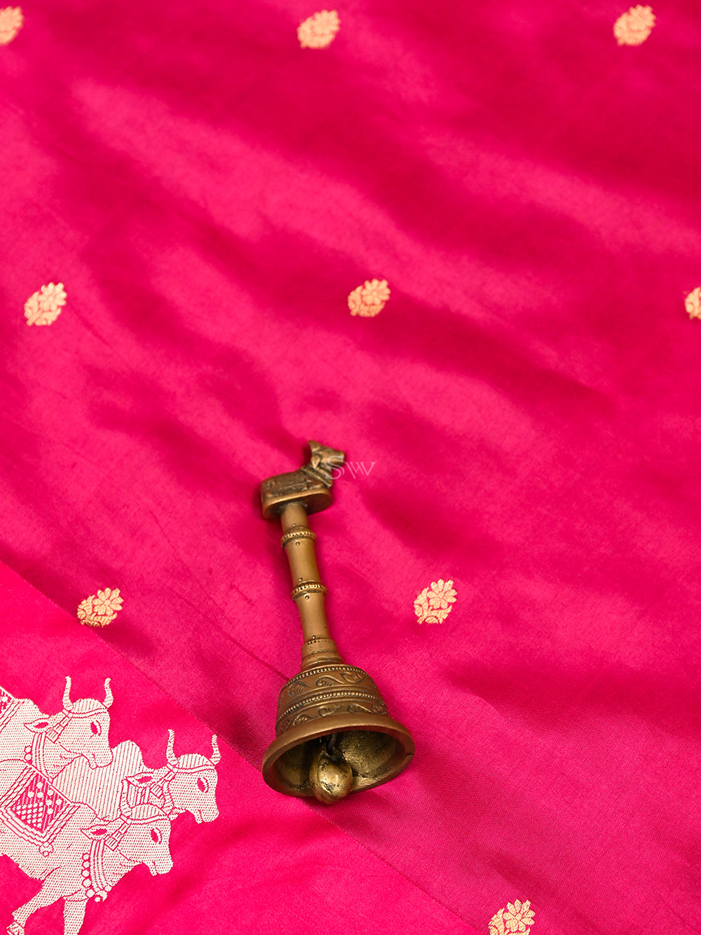 Dark Pink Booti Katan Silk Handloom Banarasi Saree