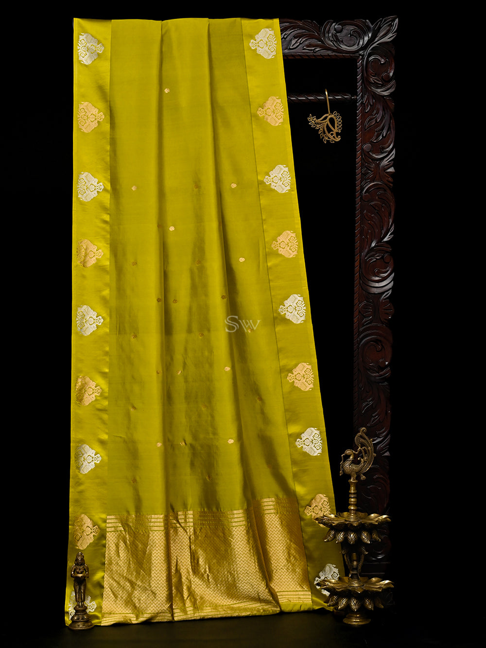 Lime Yellow Booti Katan Silk Handloom Banarasi Saree