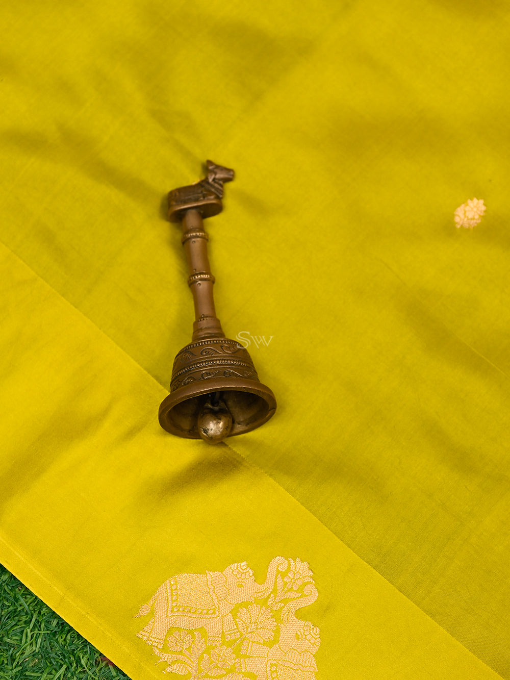 Lime Yellow Booti Katan Silk Handloom Banarasi Saree
