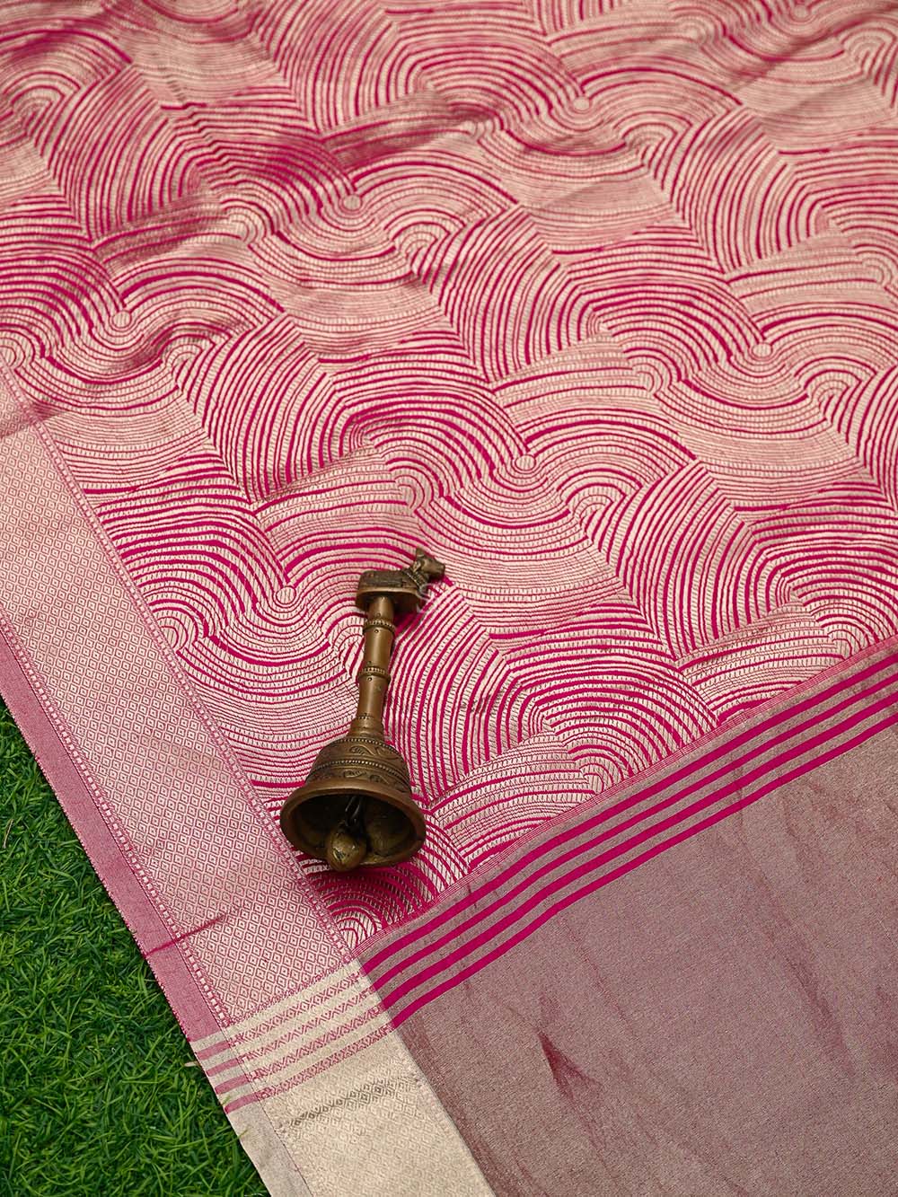 Magenta Tissue Brocade Handloom Banarasi Saree
