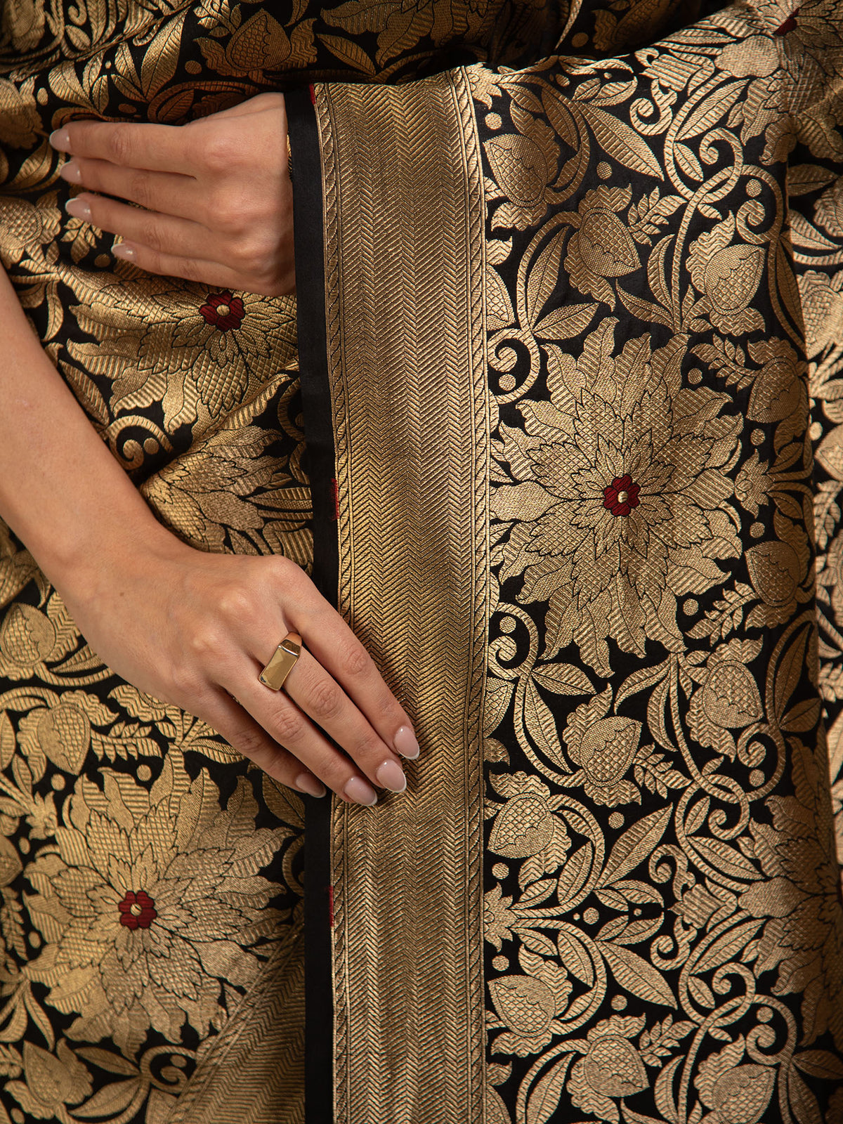 Black Meenakari Silk Brocade Handloom Banarasi Saree