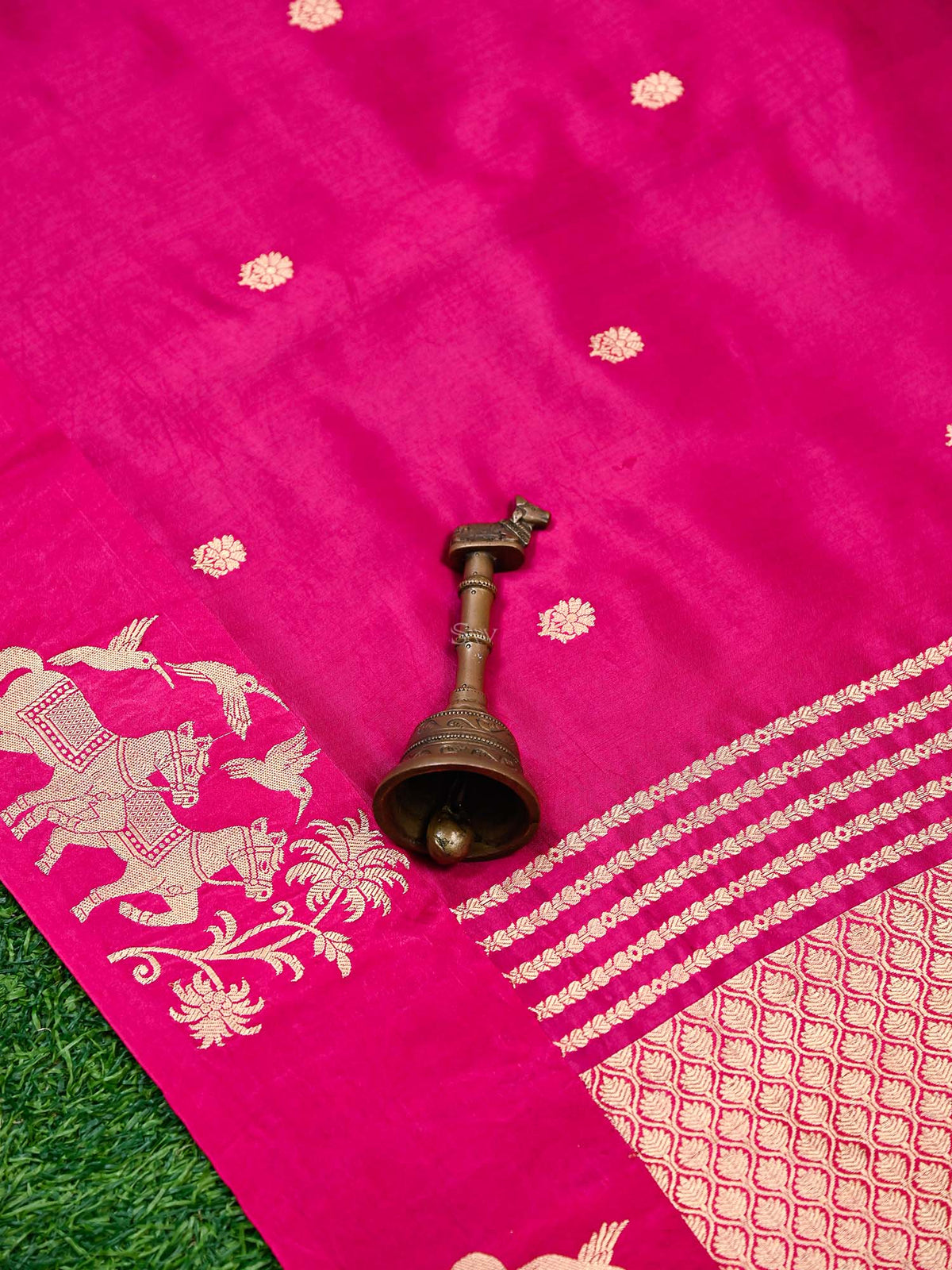 Dark Pink Booti Katan Silk Handloom Banarasi Saree - Sacred Weaves
