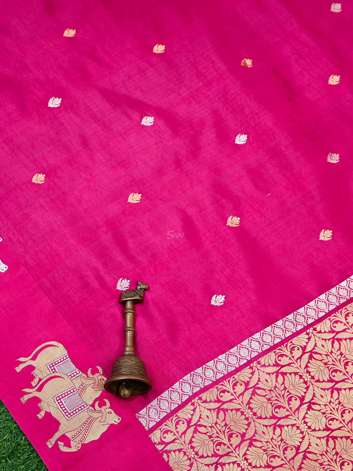Dark Pink Booti Katan Silk Handloom Banarasi Saree - Sacred Weaves