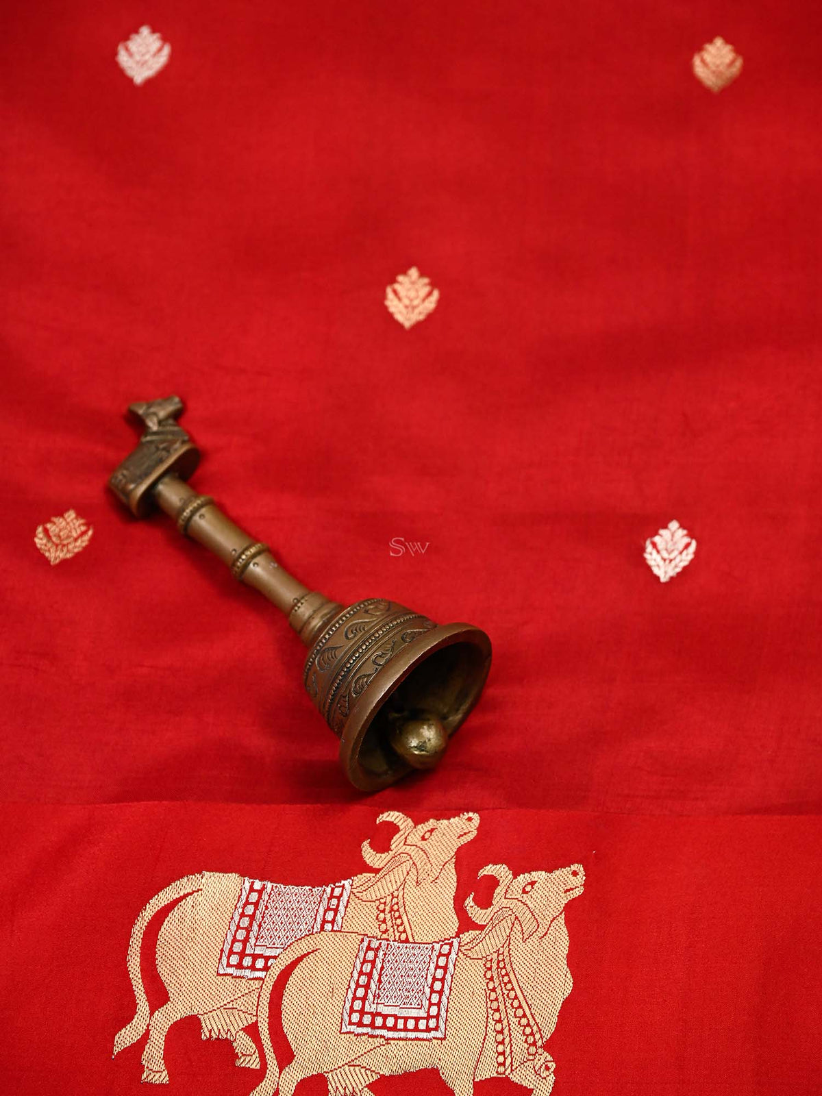 Red Booti Katan Silk Handloom Banarasi Saree - Sacred Weaves
