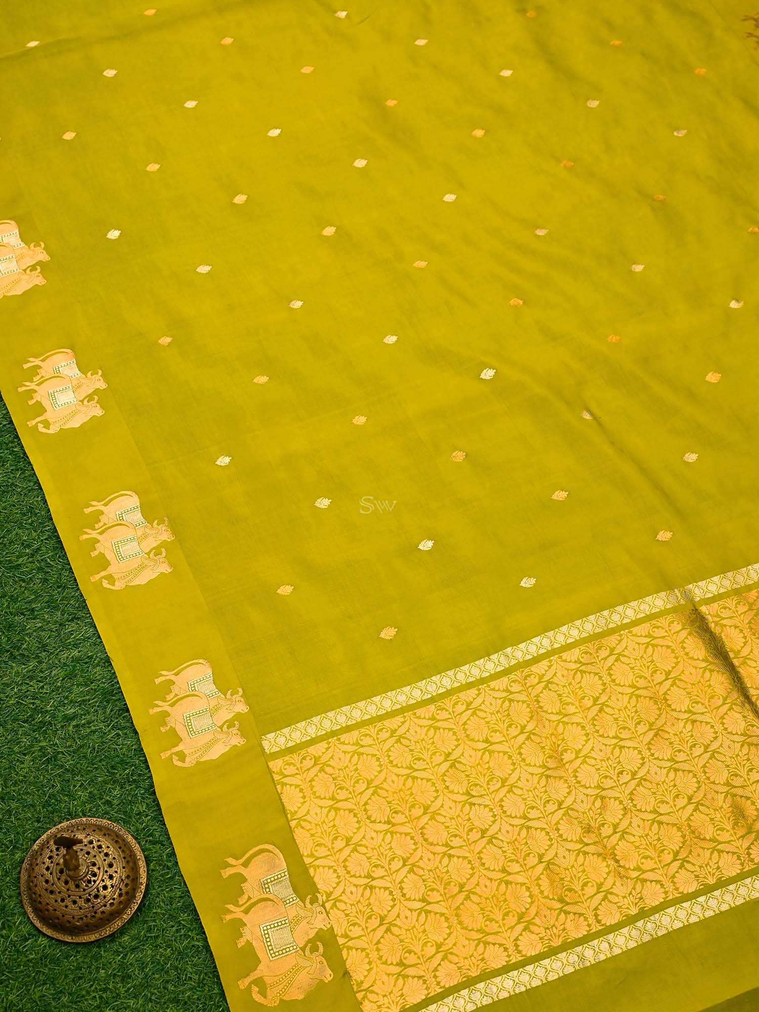 Lime Green Booti Katan Silk Handloom Banarasi Saree - Sacred Weaves