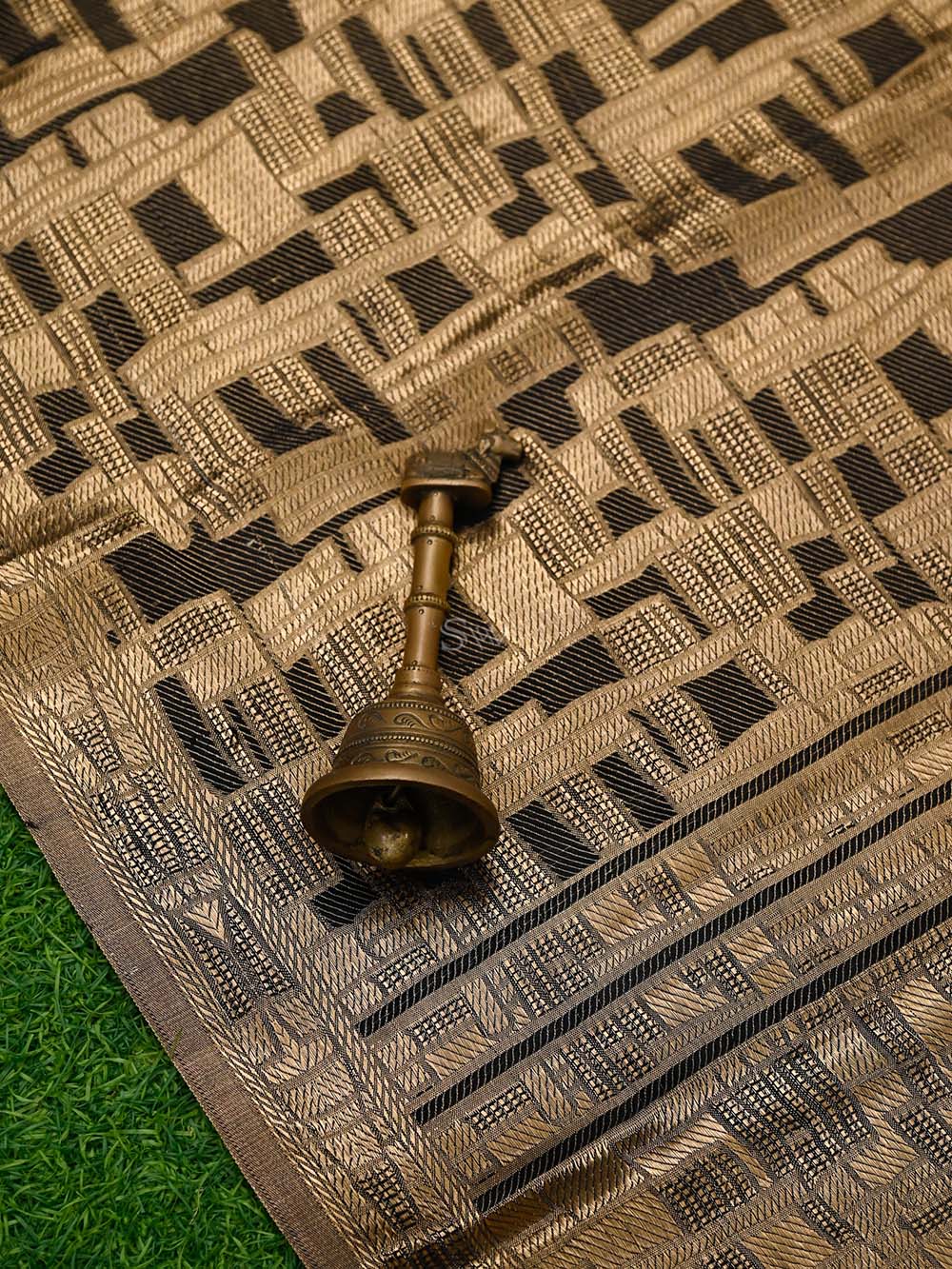 Black Tissue Brocade Handloom Banarasi Saree