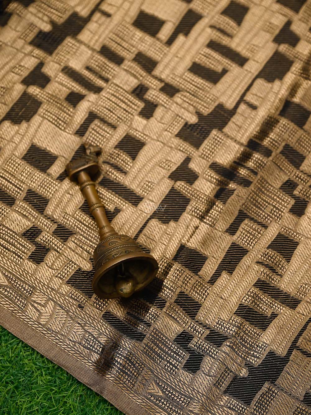 Black Tissue Brocade Handloom Banarasi Saree